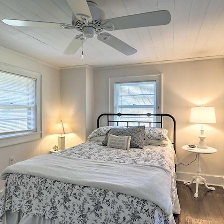 Coastal, Walkable Home In Historic Southport! Bagian luar foto