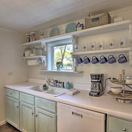 Coastal, Walkable Home In Historic Southport! Bagian luar foto