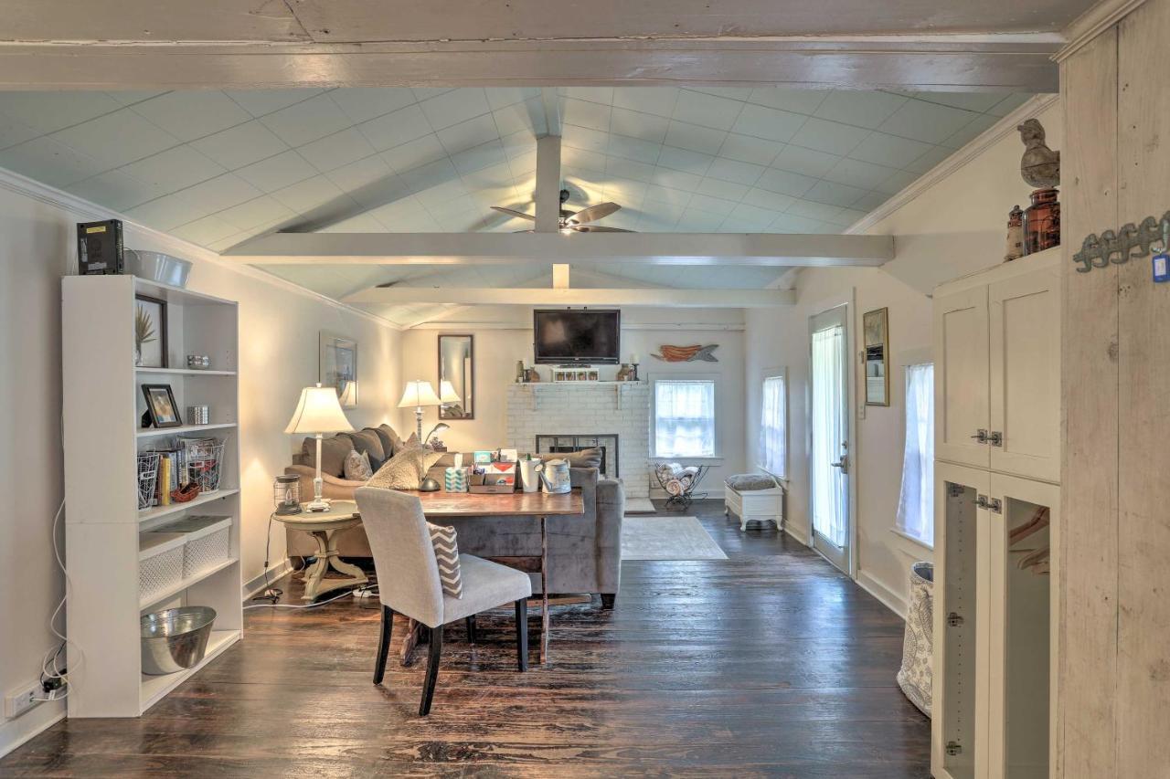 Coastal, Walkable Home In Historic Southport! Bagian luar foto
