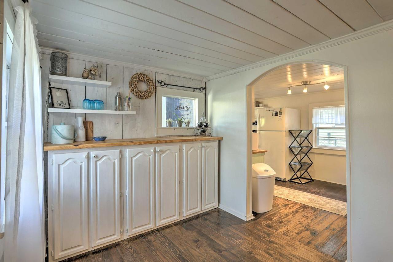 Coastal, Walkable Home In Historic Southport! Bagian luar foto