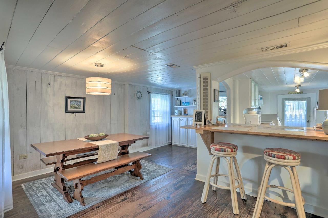 Coastal, Walkable Home In Historic Southport! Bagian luar foto