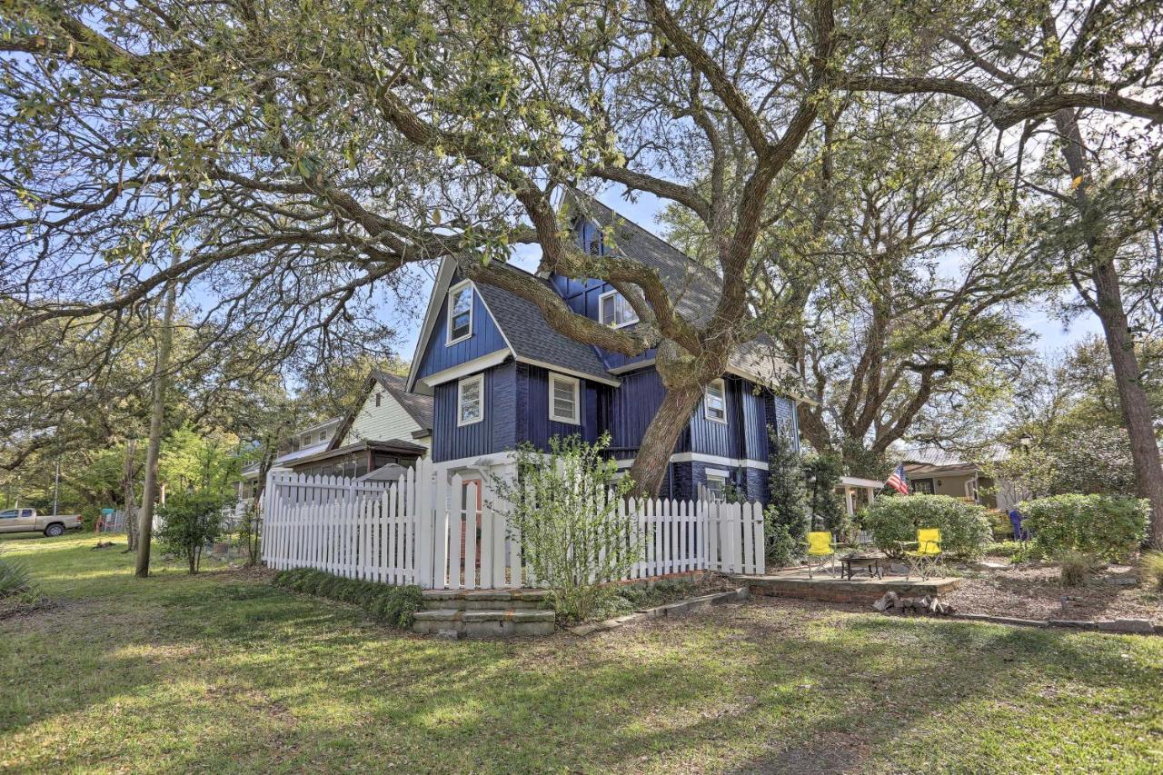 Coastal, Walkable Home In Historic Southport! Bagian luar foto