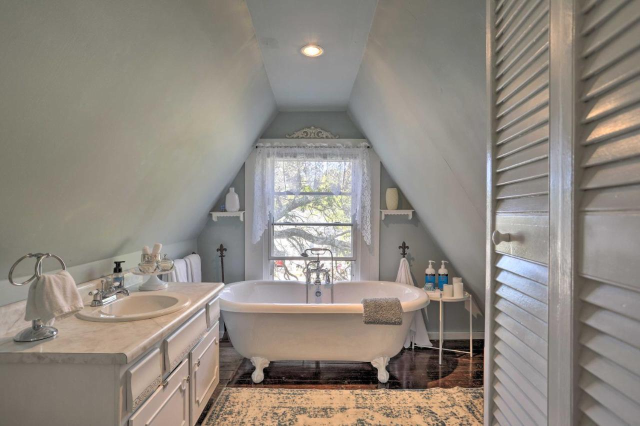 Coastal, Walkable Home In Historic Southport! Bagian luar foto